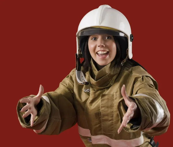 Fille en uniforme de pompier — Photo