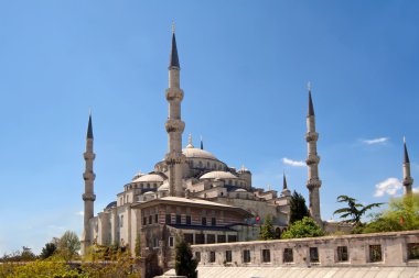 İstanbul 'da cami, hindi