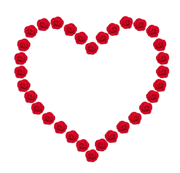 Herz aus roten Rosenknospen isoliert auf weiß — Stockfoto