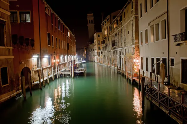Κανάλι Βενετία Νύχτα Βάρκες — Φωτογραφία Αρχείου