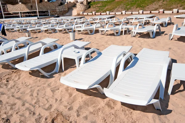Lounges on the beach in Cesme — Stock Photo, Image