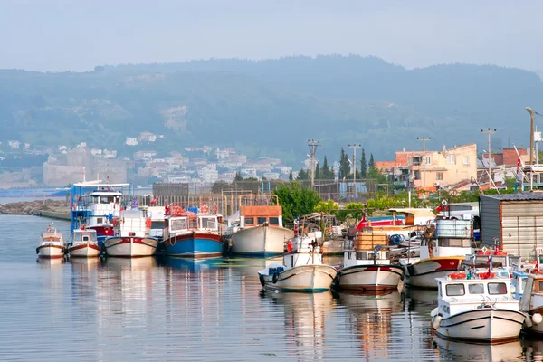 City harbor with boats in Chanakkale, Turkey — Stock Photo, Image
