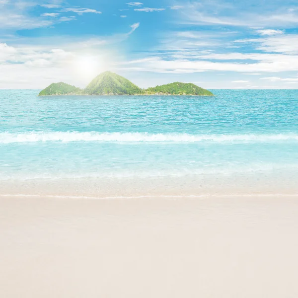 Tropiska öar i havet — Stockfoto