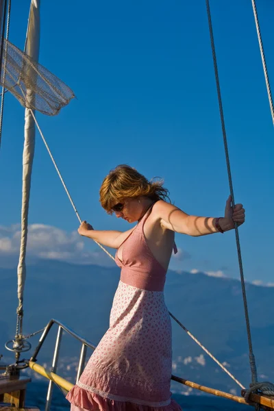 Woman on the yacht — Stock Photo, Image