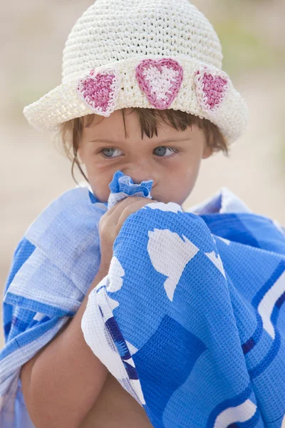 Série Triste Verão Pequena Menina Retrato — Fotografia de Stock