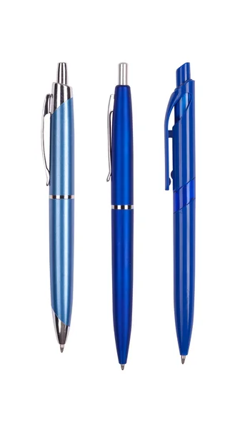 Drei blaue Kugelschreiber isoliert auf weiß — Stockfoto