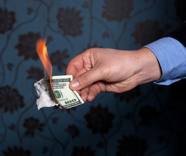 Fire burn one hundred dollars — Stock Photo, Image
