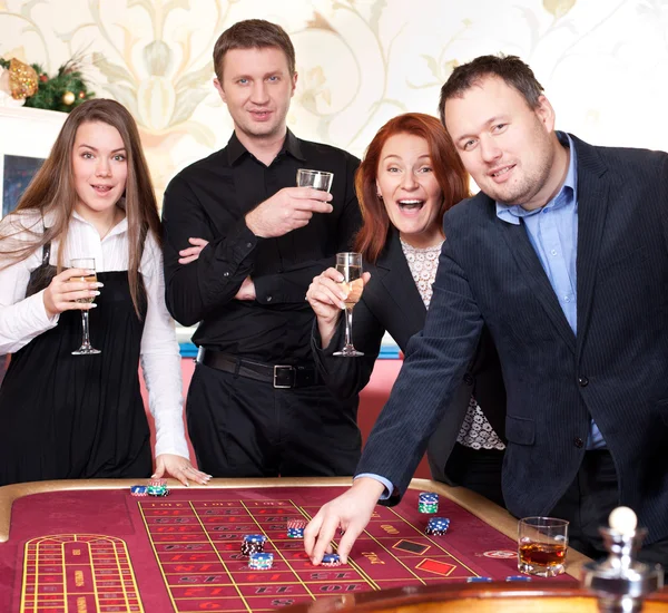 Grupa w kasynie — Zdjęcie stockowe