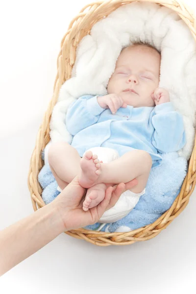 Baby feet in mother hand — Stock Photo, Image
