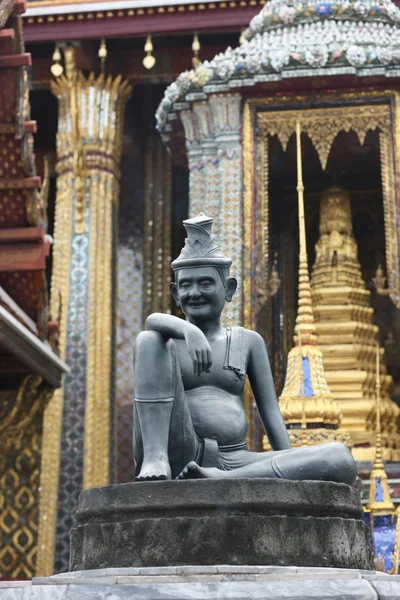 Άγαλμα στην είσοδο στο βασιλικό παλάτι, Μπανγκόκ Ταϊλάνδη — Φωτογραφία Αρχείου