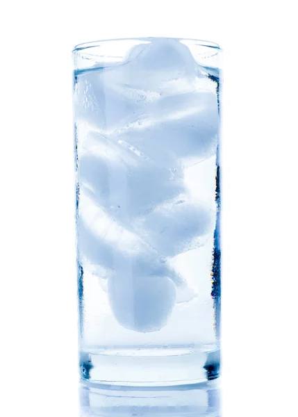 Вода з льодом — стокове фото