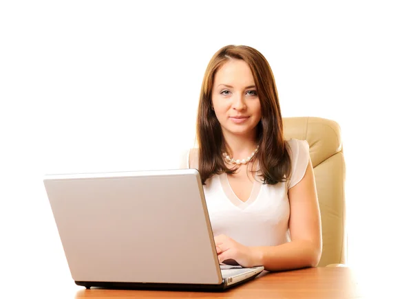 Ung Vacker Affärskvinna Med Laptop Isolerade Över Vita — Stockfoto