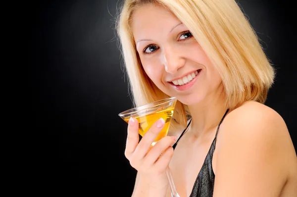 Sexy Lächelnde Blondine Steht Mit Pokal — Stockfoto