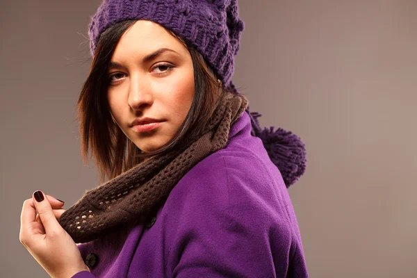 Стильна Красива Жінка Фіолетовим Пальто — стокове фото
