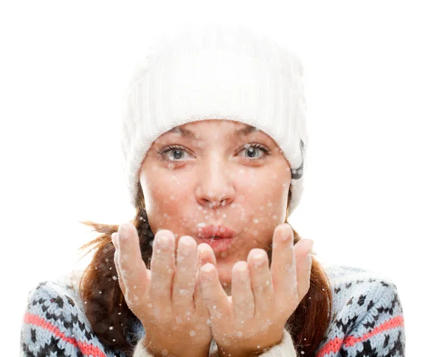 Mulher Bonita Soprando Neve Isolado Sobre Branco — Fotografia de Stock