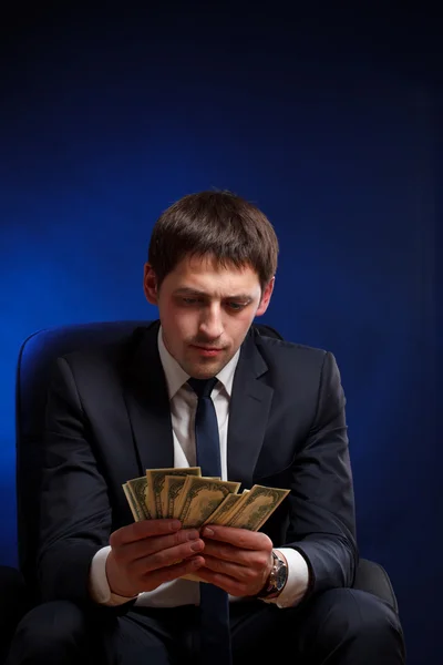 Geschäftsmann mit Geld — Stockfoto