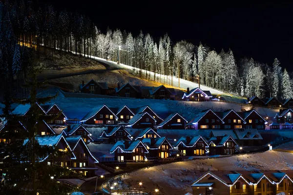 Skigebiet Der Nacht lizenzfreie Stockfotos