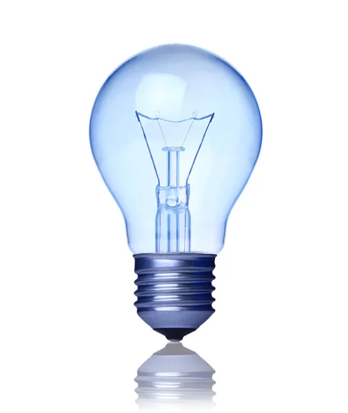Голубая лампочка на белом фоне — стоковое фото