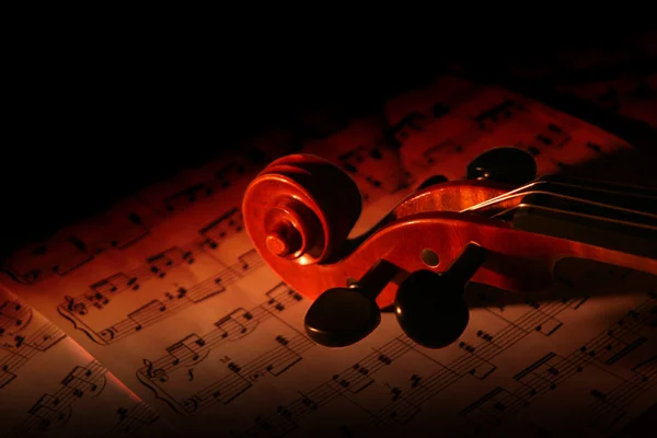Violín y hoja de música — Foto de Stock