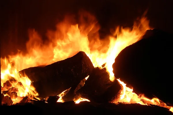 Oheň v kamnech — Stock fotografie