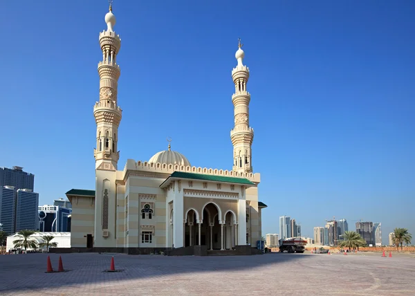 在 al majaz 公园新清真寺. — 图库照片