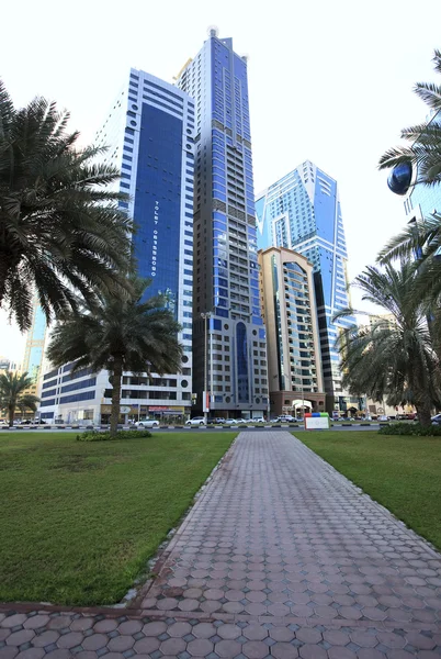 Gratte-ciel modernes à Sharjah . — Photo