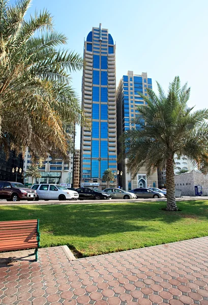 Rascacielos modernos en Sharjah . —  Fotos de Stock