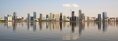 sharjah içinde gökdelenler. Khalid lagoon.uae.