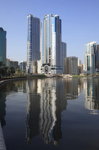 Sharjah Városában Felhőkarcolók Khalid Lagoon Uae — Stock Fotó