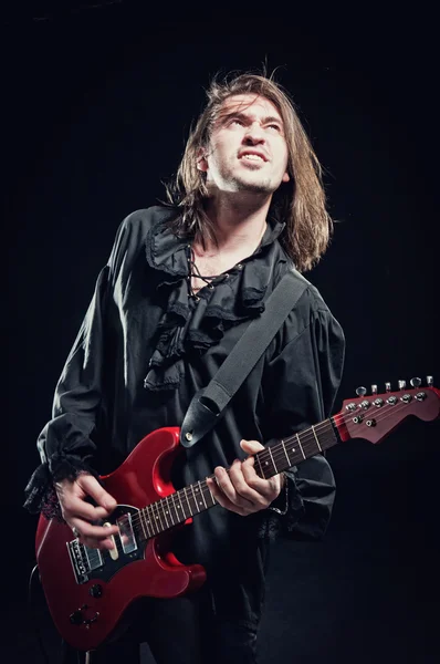 Rock-star cântând la un concert — Fotografie, imagine de stoc