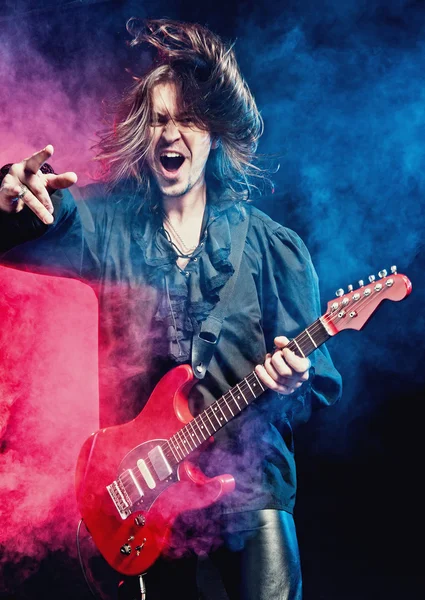 Rock-star spelar en konsert — Stockfoto