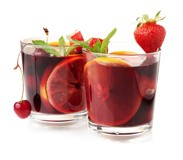 Twee glazen van vers fruit sangria — Stockfoto