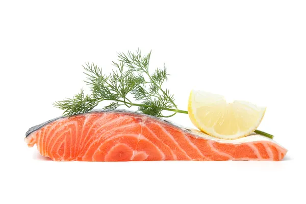 Filete de salmón fresco con rodaja de limón y eneldo — Foto de Stock