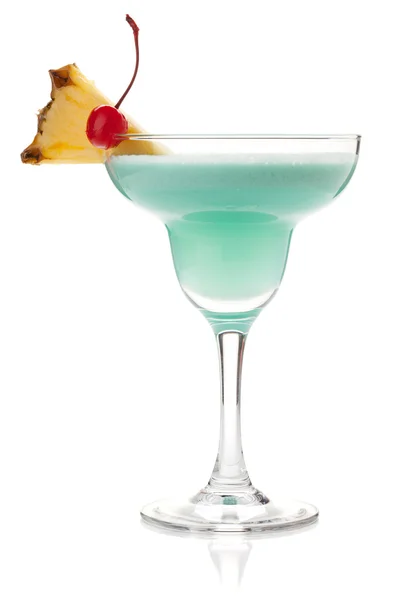 Mavi tropikal kokteyl ile krem — Stok fotoğraf