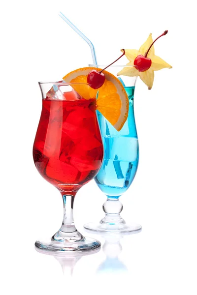 两个热带鸡尾酒: 红色和蓝色 — 图库照片