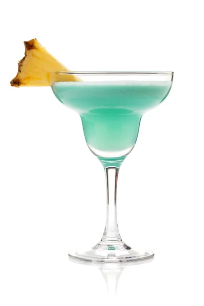 Blauwe tropische cocktail in margarita glas — Stockfoto