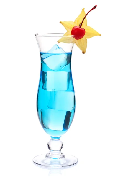 Mavi carambola ve kiraz likörü kokteyl — Stok fotoğraf