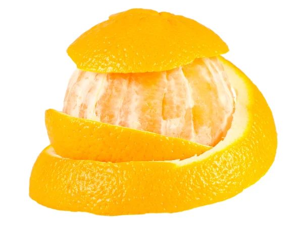 Halb geschälte Orange isoliert auf weißem Hintergrund — Stockfoto