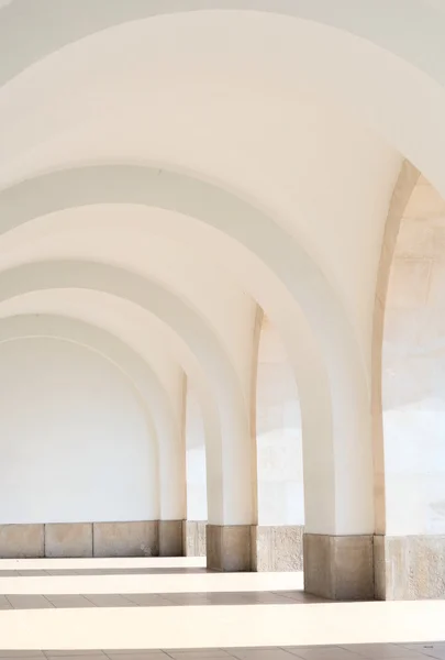 White arched pathway — Stock Photo, Image