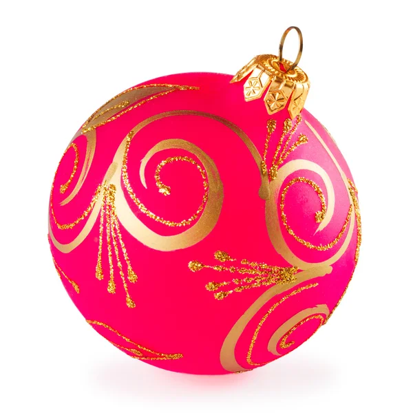 Vörös karácsonyfa díszítő labda elszigetelt fehér background — Stock Fotó