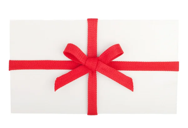 空白礼品或孤立在白色红蝴蝶结的信 — 图库照片