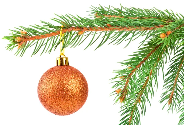 Jul boll på en Gran trädgren — Stockfoto