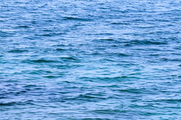Rolig hav som strekker seg til horisonten – stockfoto