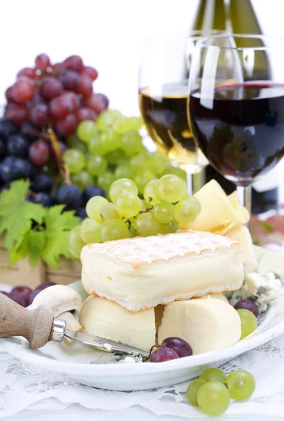 Üzüm, şarap ve peynir — Stok fotoğraf