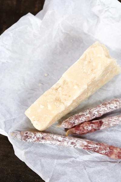Cheese and smoked sausages — Stock Photo, Image