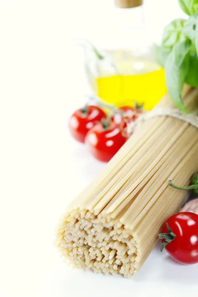 Pasta Italiana Con Pomodori Aglio Olio Oliva Basilico — Foto Stock