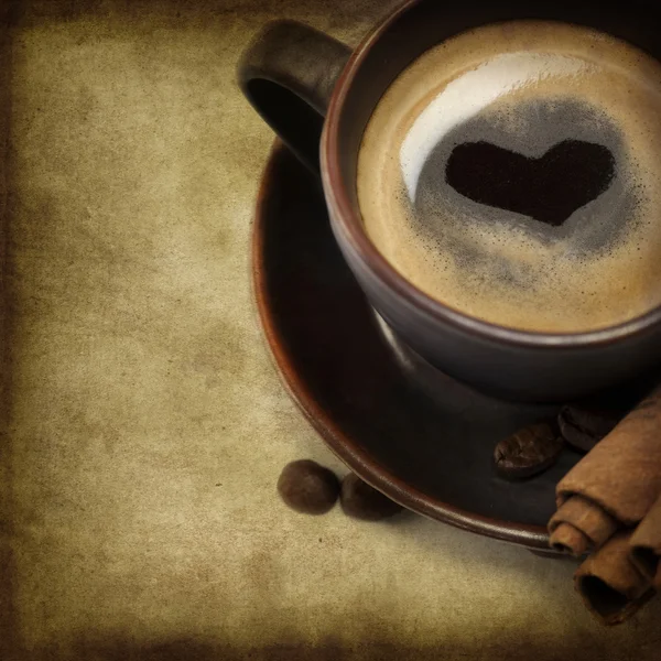 Kopje Koffie Met Hart Afbeelding Witte Achtergrond Met Voorbeeldtekst — Stockfoto