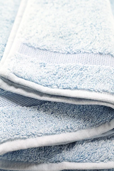 Una imagen de primer plano de toalla azul agradable — Foto de Stock