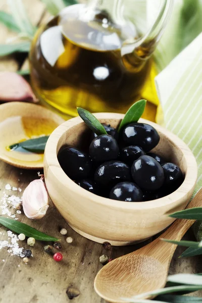 Olive e olio d'oliva — Foto Stock