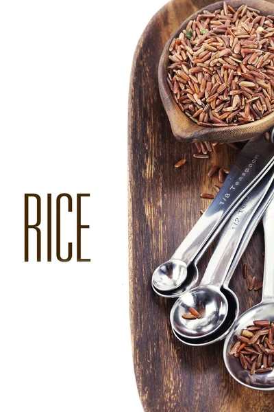 Kom van ongekookte rijst — Stockfoto